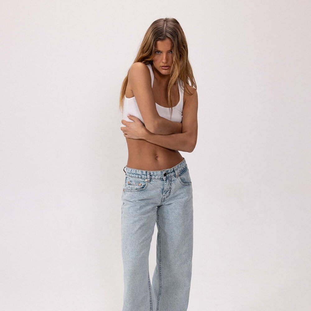 Motel Rocks Low Rise Parallel Jeans in 80s Light Blue Wash Size W28 L32W28 L32